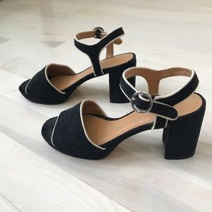 URBAN OUTFITTERS BLOCKED HEELS